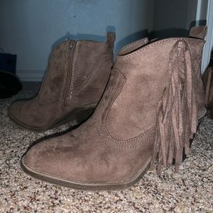 ankle boots!!